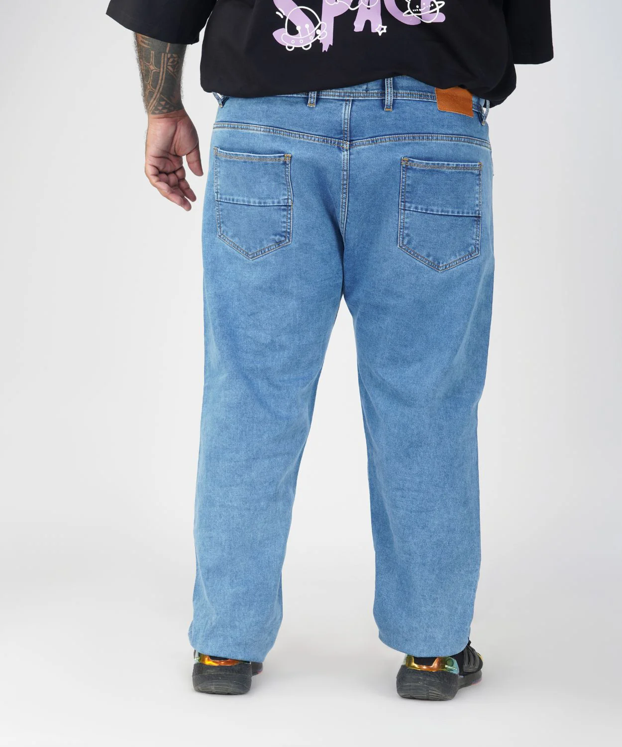 Plus Size Men Blue Faded Comfort Fit Jeans - Image 3