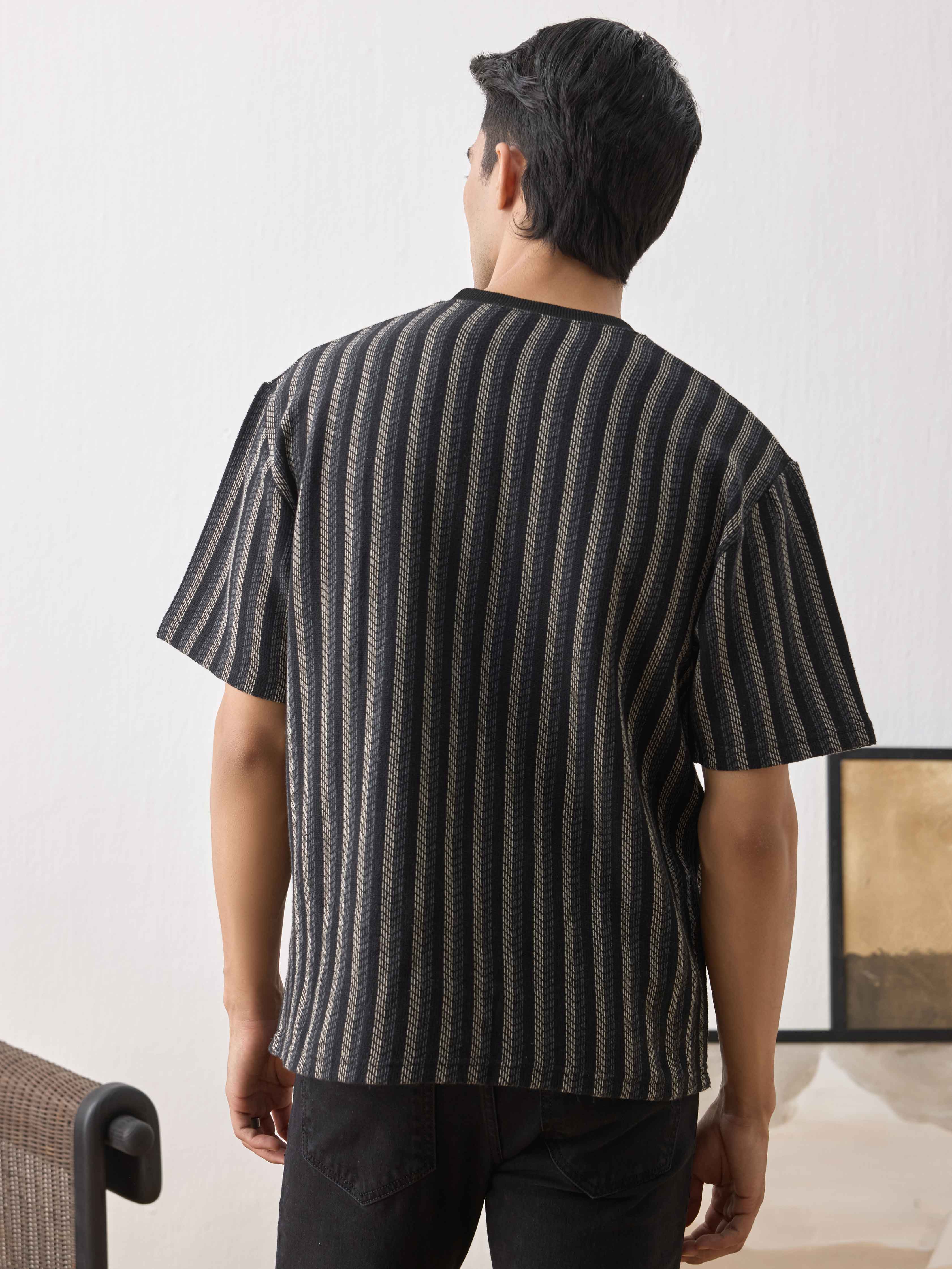 Vintage Textured Plus Size T-shirt - Image 10